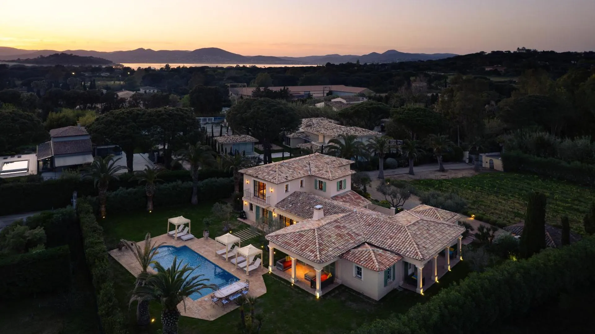 Magnificent Sunny Villa Riva With Pool And Vinery Saint-Tropez