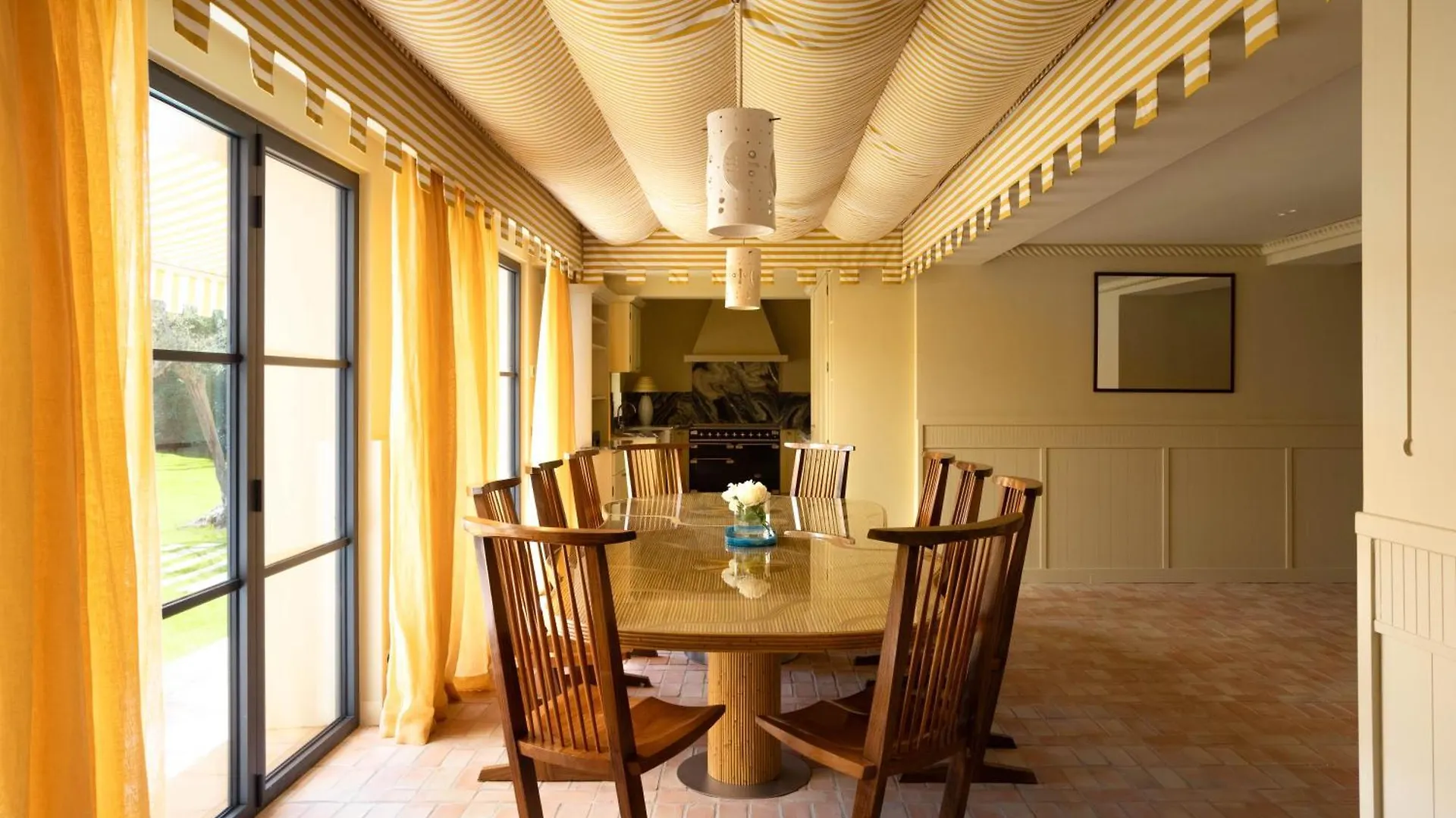 Magnificent Sunny Villa Riva With Pool And Vinery Saint-Tropez